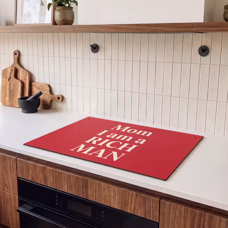 Tekst - Rijkdom - Motivatie - Rood - Modern Inductie beschemer met haakjes klein -sfeer1