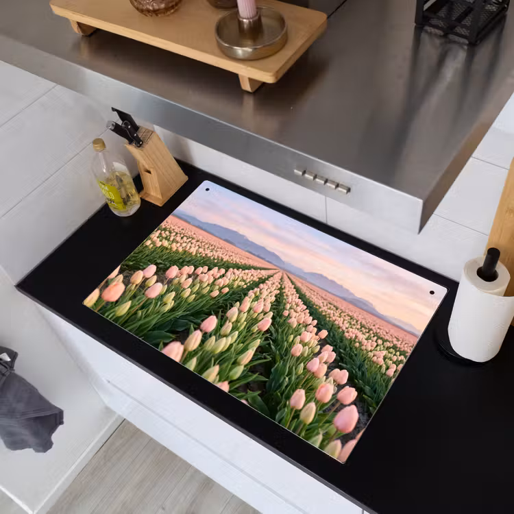 Tulpen - Landschap - Roze Inductie beschemer met haakjes klein -sfeer1