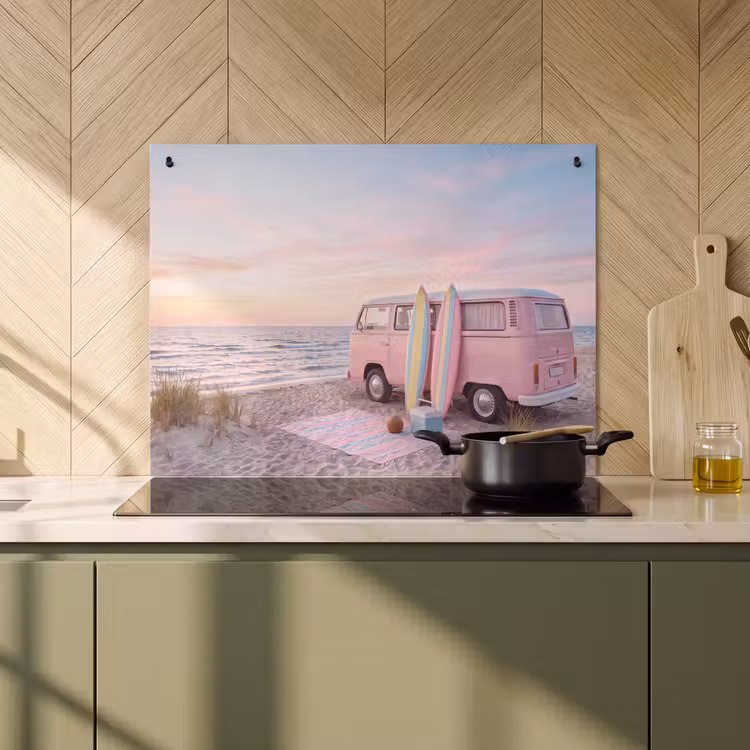 Busje - Strand - Surfplank - Zomer - Roze Inductie beschemer met haakjes klein -sfeer2