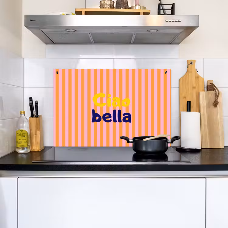 Verticaal - Strepen - Oranje - Ciao bella Inductie beschemer met haakjes klein -sfeer2