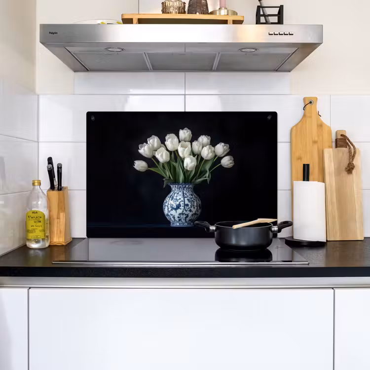 Wit - Bloemen - Tulpen - Vaas Inductie beschemer met haakjes klein -sfeer2