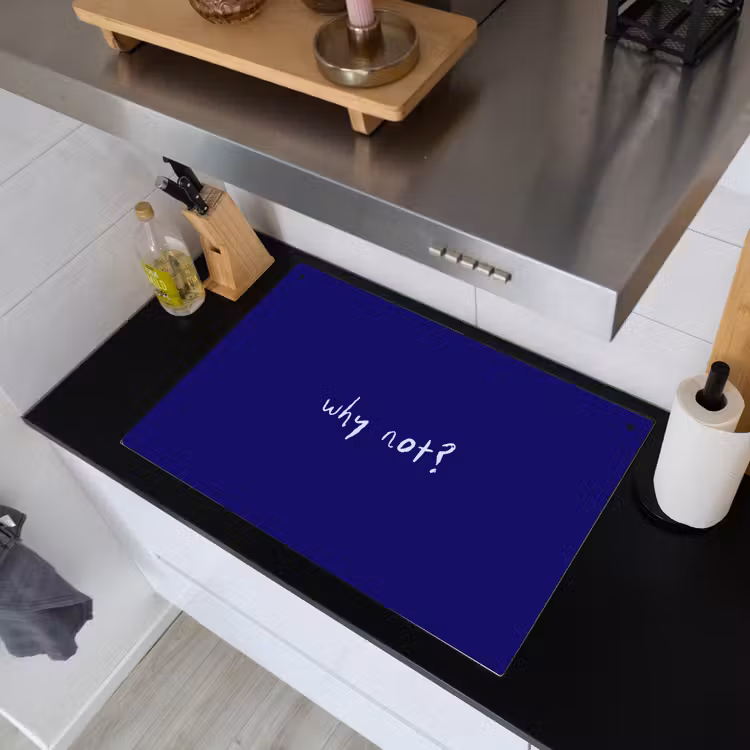 Why not - Blauw - Handgeschreven Inductie beschemer met haakjes klein -sfeer1