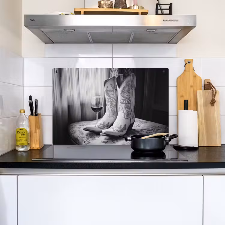 Wijn - Cowboylaarzen - Raamlicht - Wit Inductie beschemer met haakjes klein -sfeer2