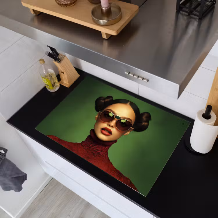 Vrouw - Groen - Bril - Aesthetic - Modern Inductie beschemer met haakjes klein -sfeer1
