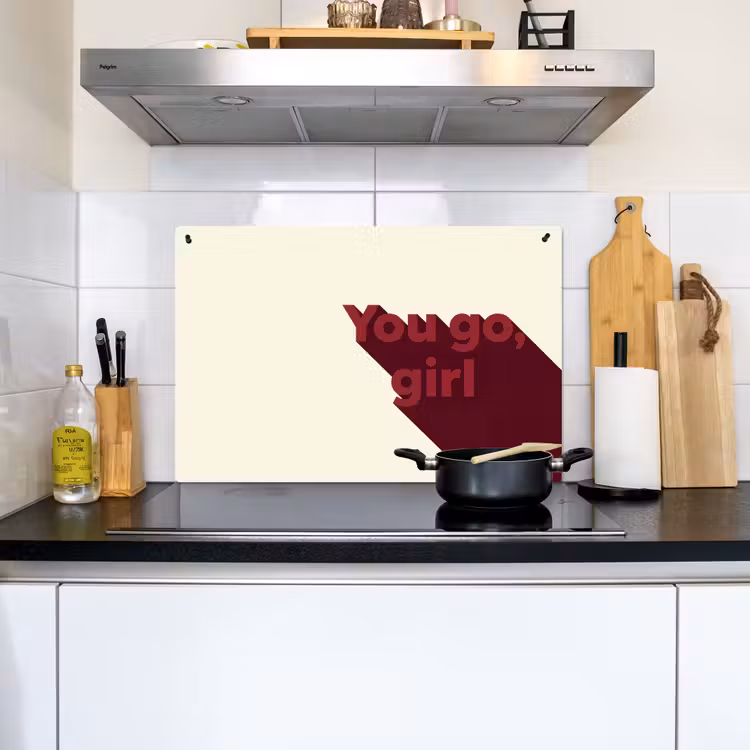 you go girl - 3D - Rood Inductie beschemer met haakjes klein -sfeer2
