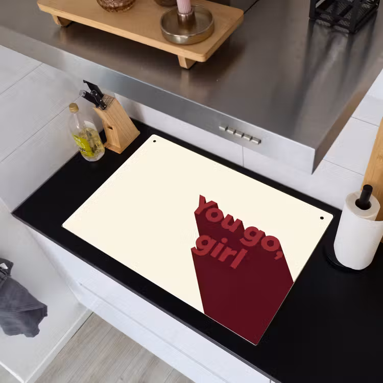 you go girl - 3D - Rood Inductie beschemer met haakjes klein -sfeer1