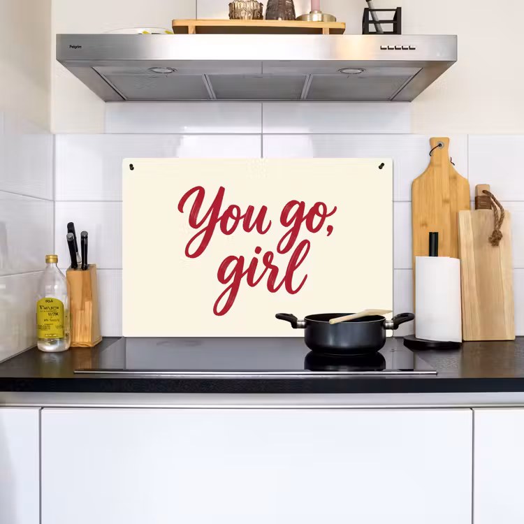 you go girl - Rood - Wit Inductie beschemer met haakjes klein -sfeer2