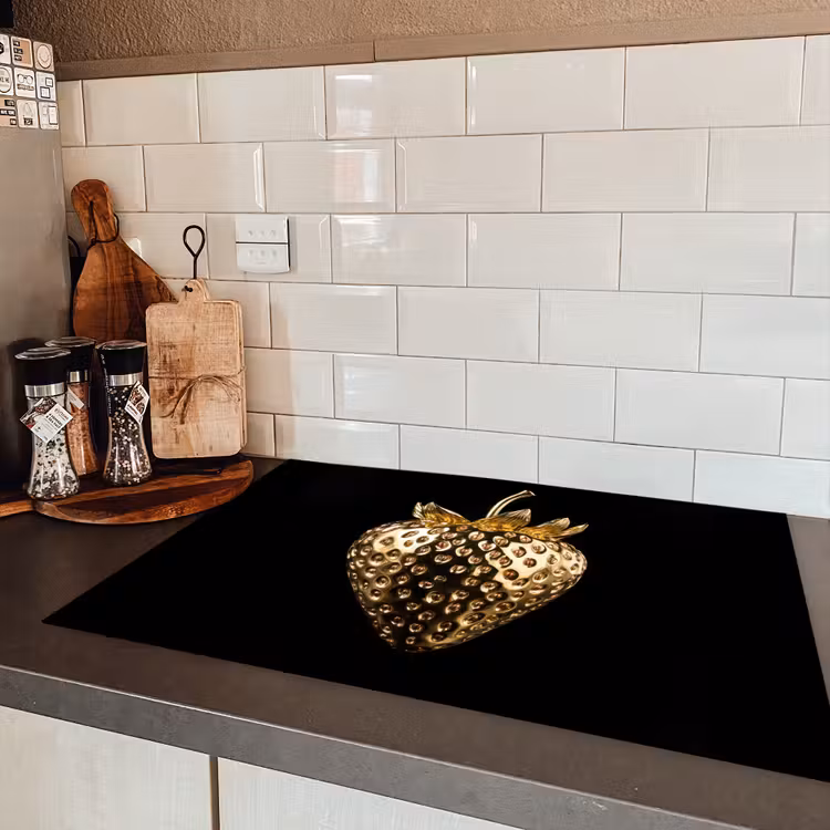 Aardbei - Goud - Zwart - Chrome Inductie beschermer vinyl 3mm klein -sfeer3