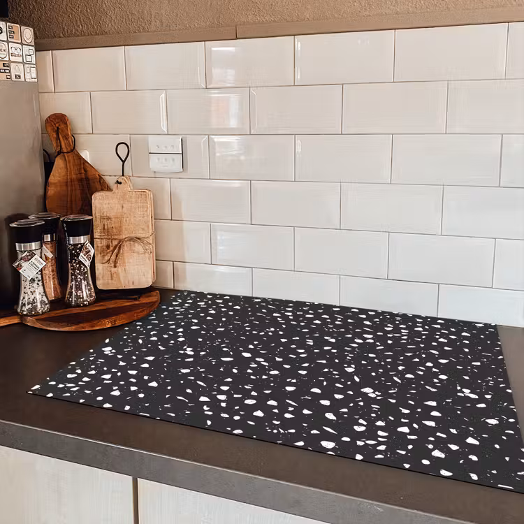 Terrazzo - Patroon - Zwart - Wit Inductie beschermer vinyl 3mm klein 276 -sfeer3