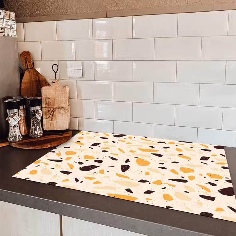 Terrazzo -  Patroon - Geel - Inductie beschermer vinyl 3mm klein 276 -sfeer3
