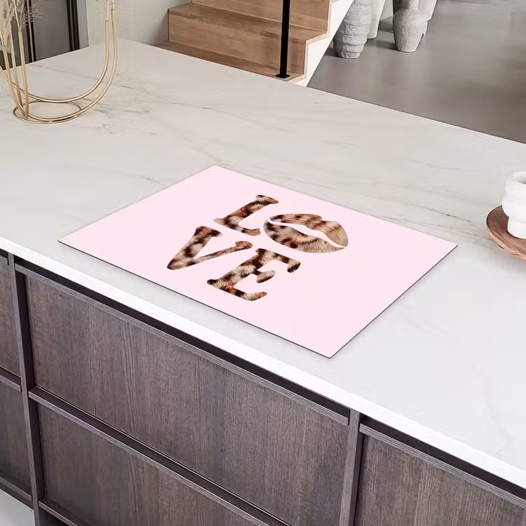 Tekst - Love - Pantervacht - Lichtroze Inductie beschermer vinyl 3mm klein -sfeer8