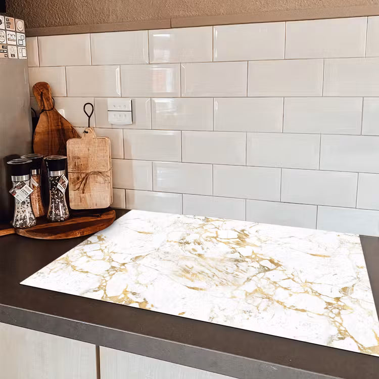 Wit - Marmer - Luxe - Goud Inductie beschermer vinyl 3mm klein 276 -sfeer3