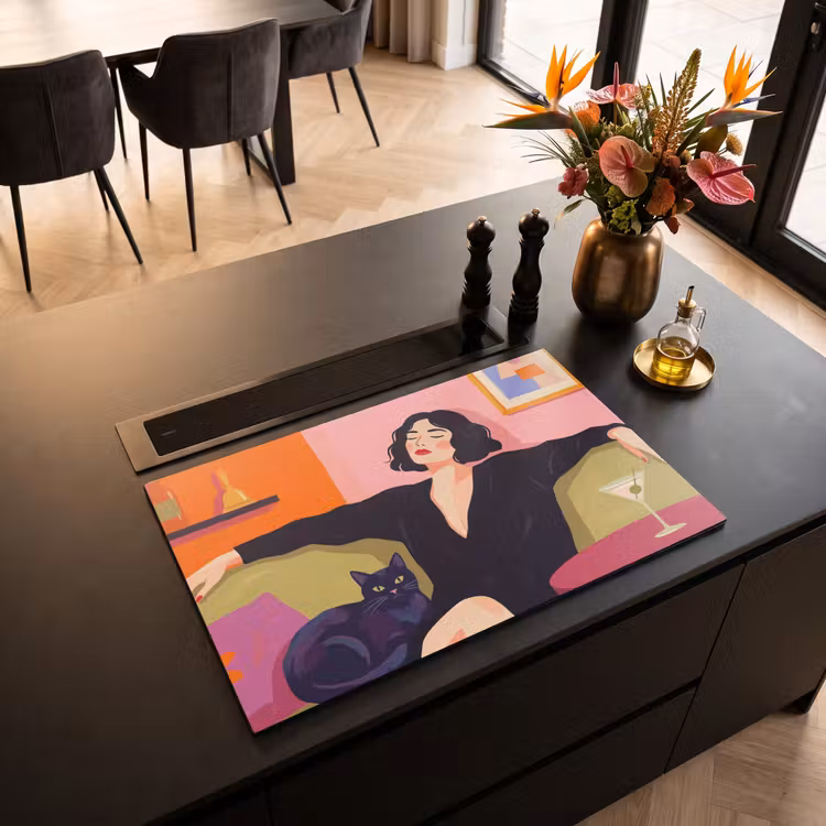 Vrouw - Kat - Interieur - Modern - Kleurrijk Inductie beschermer vinyl 3mm klein -sfeer5