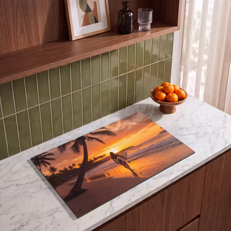 Vrouw - Surfplank - Strand - Zonsondergang - Oranje Inductie beschermer vinyl 3mm klein -sfeer8