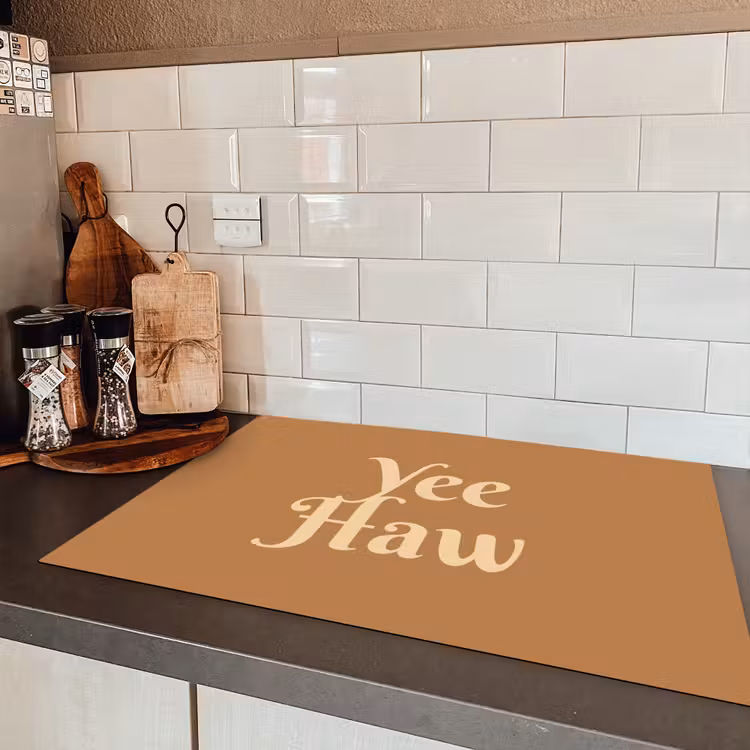 Yee haw - Bruin - Minimalistisch Inductie beschermer vinyl 3mm klein -sfeer3