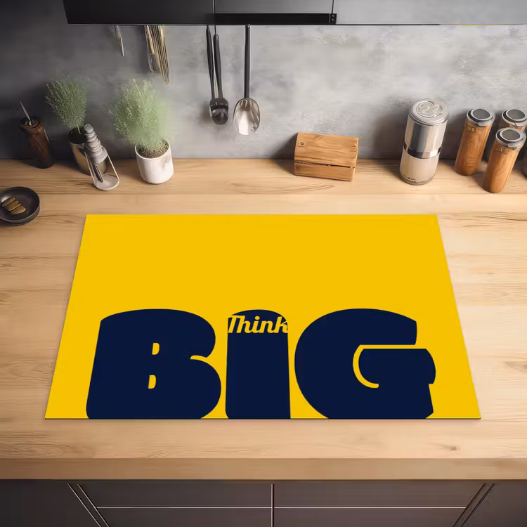 Geel - Think big - Grafisch Inductie beschermer vinyl 3mm klein -sfeer5