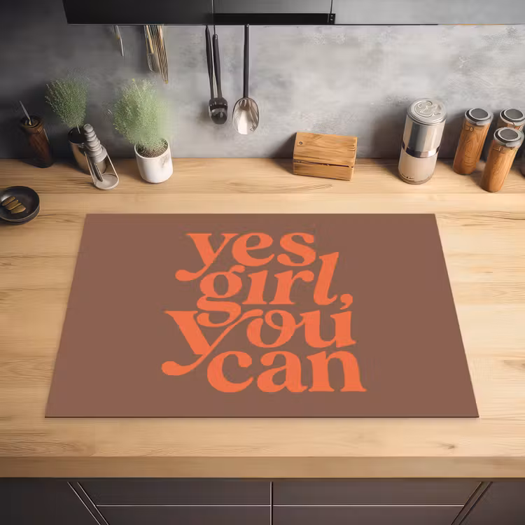 Yes girl you can - Oranje - Bruin Inductie beschermer vinyl 3mm klein -sfeer5