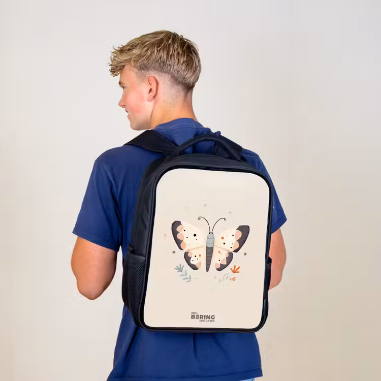 Vlinder in neutrale pastel kleuren Rugzak - Zwart middel -sfeer8