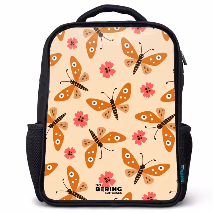 Oranje vlinders en roze bloemen op beige achtergrond Rugzak - Zwart middel -3d