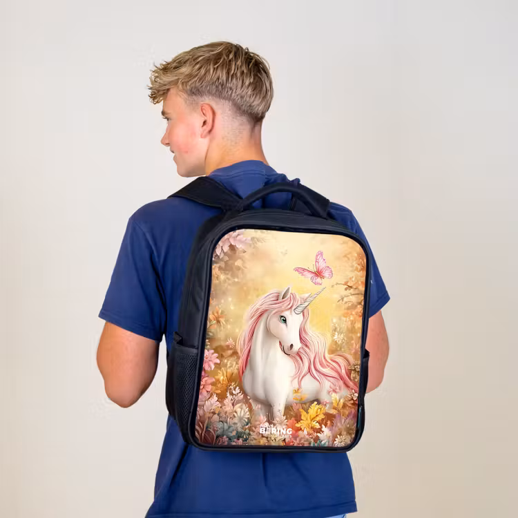 Eenhoorn - Vlinder - Roze - Manen Rugzak - Zwart middel -sfeer8