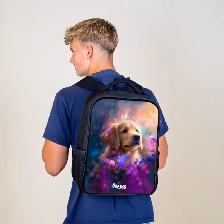 Jonge hond tussen felgekleurde bloemen Rugzak - Zwart middel -sfeer8