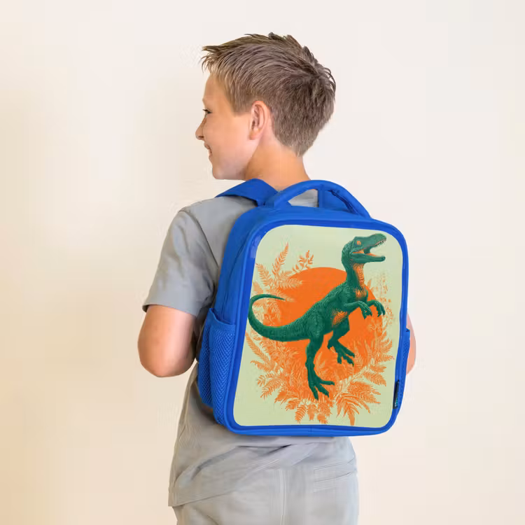 Dinosaurus - Groen - Planten - Cirkel Kinderrugzak - Blauw middel -sfeer2
