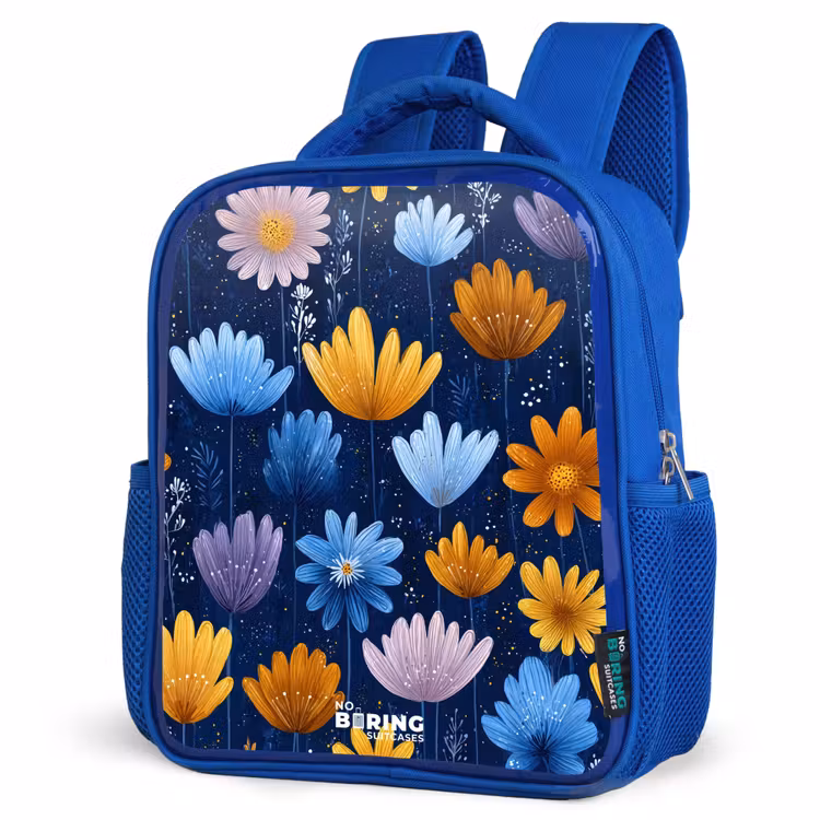 Bloemen op een donkerblauwe achtergrond Kinderrugzak - Blauw middel -schuin