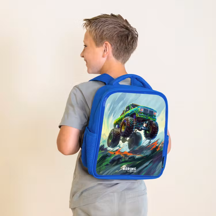 Groene Monstertruck met Penseelstreken Kinderrugzak - Blauw middel -sfeer2