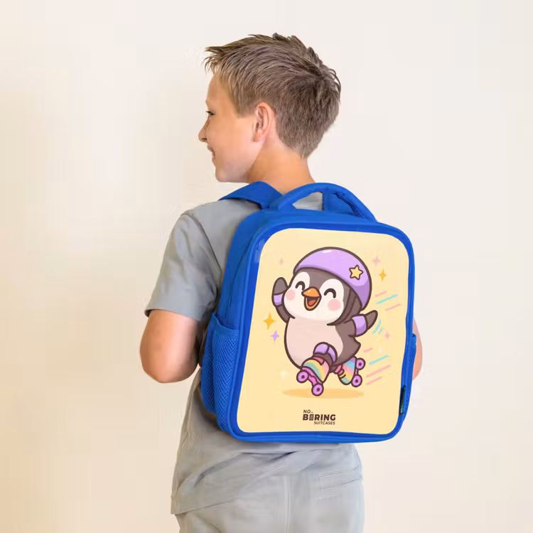 Kawai - Pinguin - Rolschaatsen Kinderrugzak - Blauw middel -sfeer2