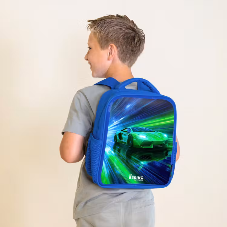 Raceauto - Felgroen - Lichtstralen - Snelheid Kinderrugzak - Blauw middel -sfeer2