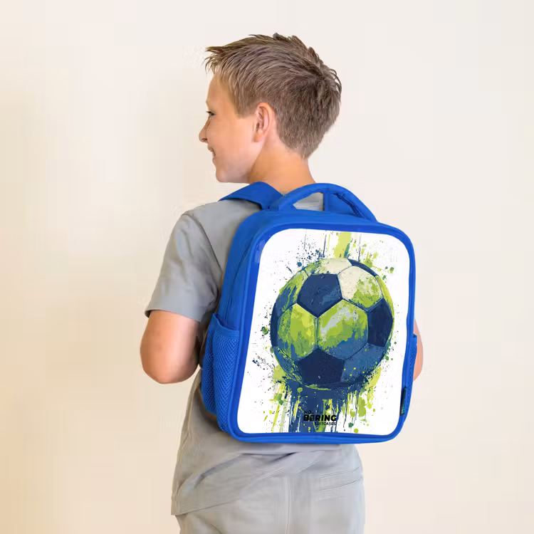 Voetbal - Verf - Groen - Blauw Kinderrugzak - Blauw middel -sfeer2