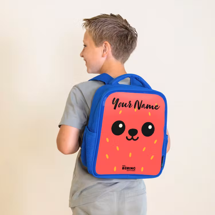 Kawai - Aardbei - Rood Kinderrugzak - Blauw middel -sfeer2