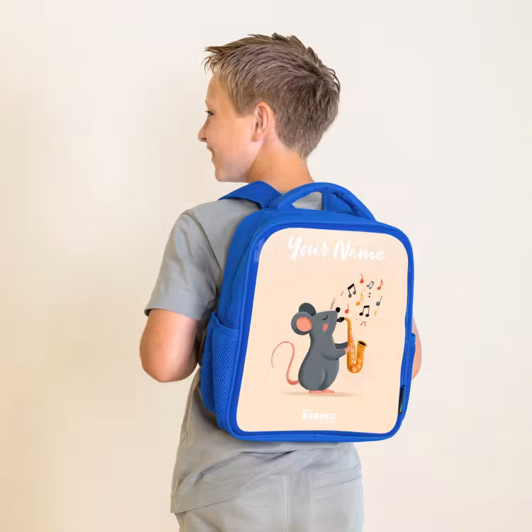 Muis - Saxofoon - Muziek Kinderrugzak - Blauw middel -sfeer2