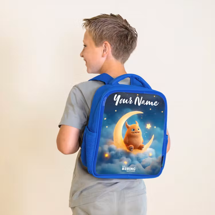 Oranje monster op maansikkel Kinderrugzak - Blauw middel -sfeer2
