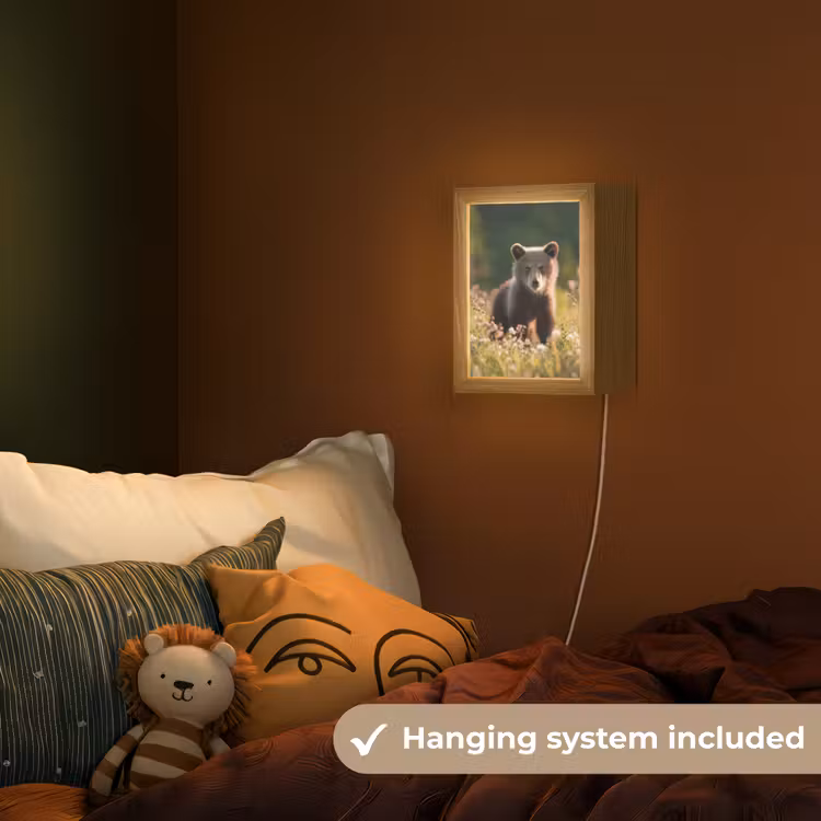 Beer - Bloemenveld - Gras Light Box met kabel (Kinderlampje) klein -sfeer5_kind_EN