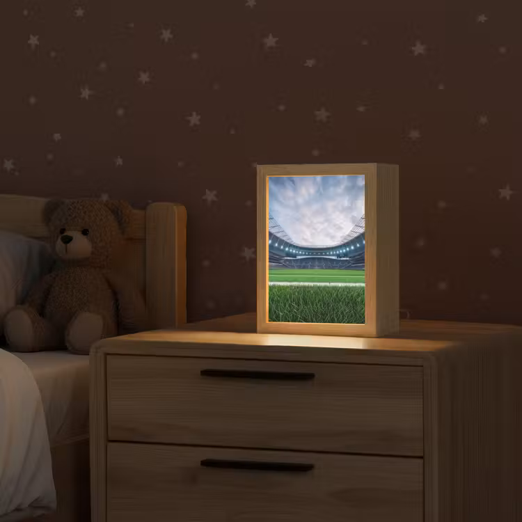 Voetbal - Stadion - Sport - Groen Light Box met kabel (Kinderlampje) klein -sfeer1_kind