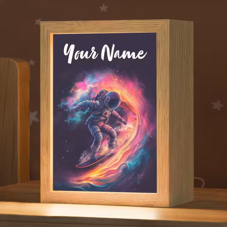 Astronaut - Ruimte - Surfen - Kleurrijk Light Box met kabel (Kinderlampje) klein -zzz_3d_website