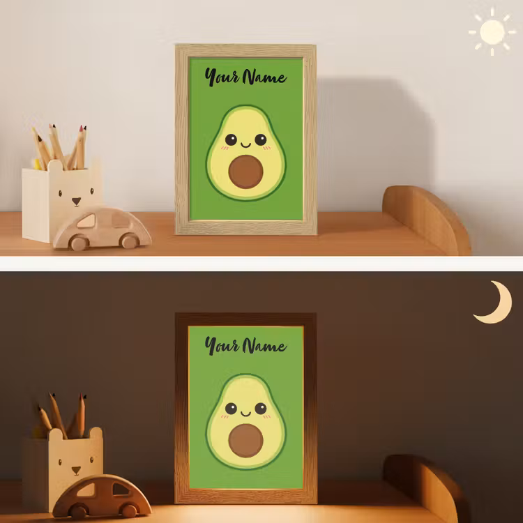 Avocado - Groen - Pit - Gezichtje Light Box met kabel (Kinderlampje) klein -sfeer3_kind