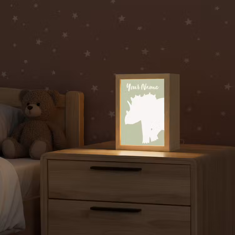 Dino - Triceratops - Dinosaurus - Groen Light Box met kabel (Kinderlampje) klein -sfeer1_kind