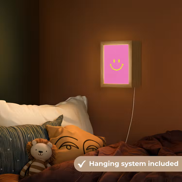 Smiley - Vrolijk - Roze Light Box met kabel (Kinderlampje) klein -sfeer5_kind_EN