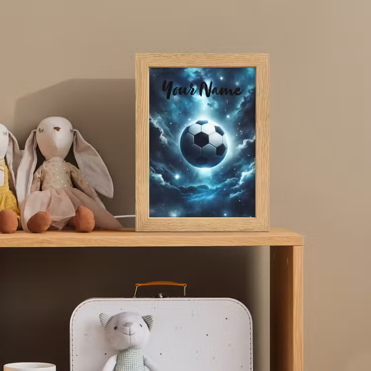 Voetbal - Galaxy - Ruimte - Sport - Blauw Light Box met kabel (Kinderlampje) klein -sfeer2_kind