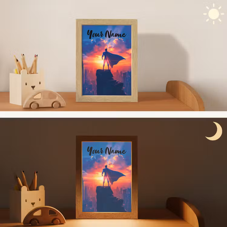 Superheld - Stad - Jongens - Kleurrijk - Zon Light Box met kabel (Kinderlampje) klein -sfeer3_kind