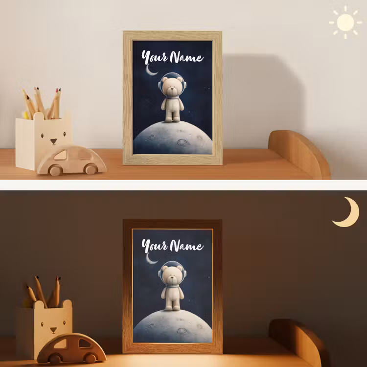 Teddybeer - Ruimtehelm - Maan - Sterren Light Box met kabel (Kinderlampje) klein -sfeer3_kind