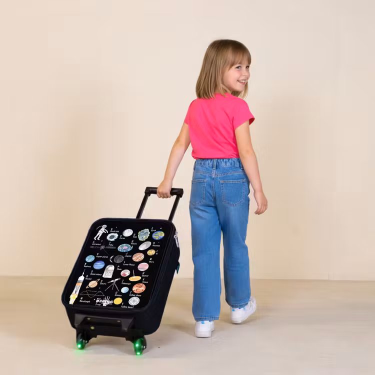 Alfabet in ruimte thema Kinderkoffer - Zwart klein -sfeer1