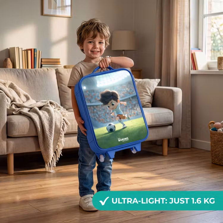 Jongen - Voetbal - Stadion - Zonlicht Kinderkoffer - Blauw klein -sfeer2_EN
