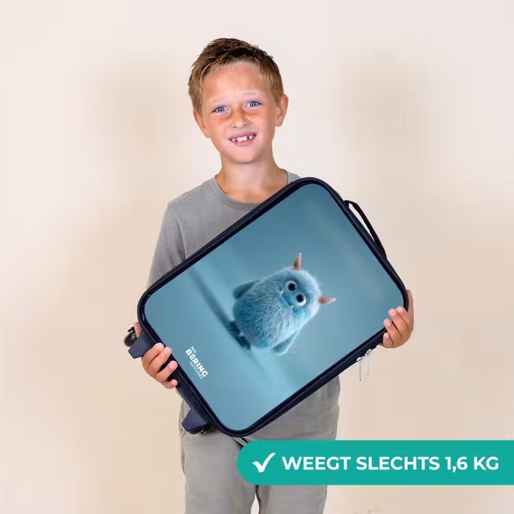 Blauw pluizig monster met hoorns Kinderkoffer - Zwart klein -sfeer4_NL