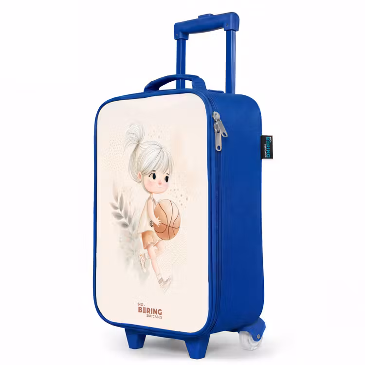 Meisje met een basketbal in neutrale kleuren. Kinderkoffer - Blauw klein -productfoto_schuin
