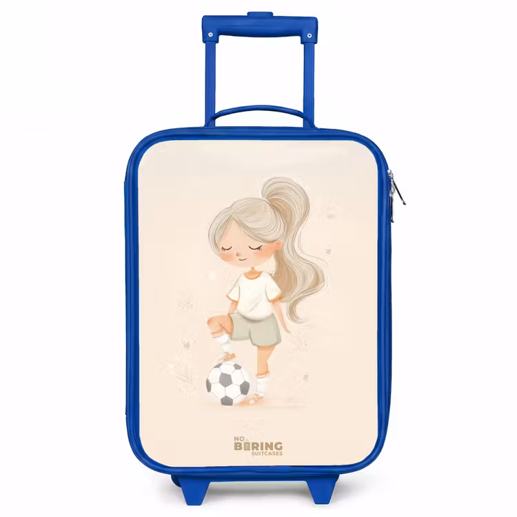 Meisje met een voetbal in beige kleuren Kinderkoffer - Blauw klein -3d