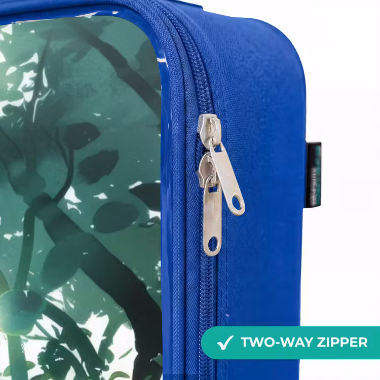 Meisje met donkere krullen in het bos Kinderkoffer - Blauw klein -rits_EN