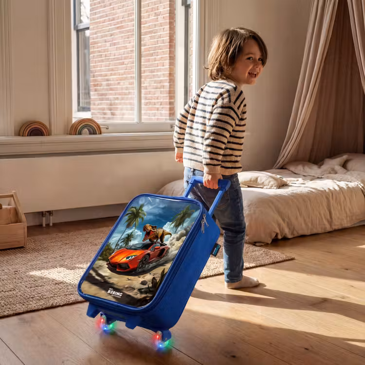 Rode sportauto met dino raast door tropisch strand Kinderkoffer - Blauw klein -sfeer1